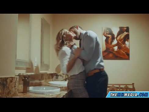 ❤️ As in busty blonde jo ferliedt yn in iepenbier toilet ❌ Porno fb by porno fy.pornokey.ru ❌